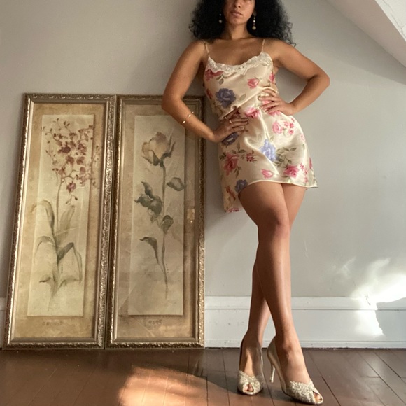 Inner Most, Vintage Blushes & Bruises Chemise - Picture 2 of 16